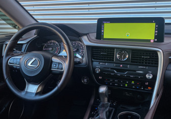 Подержанный автомобиль Lexus RX 2020 года (13 фото)