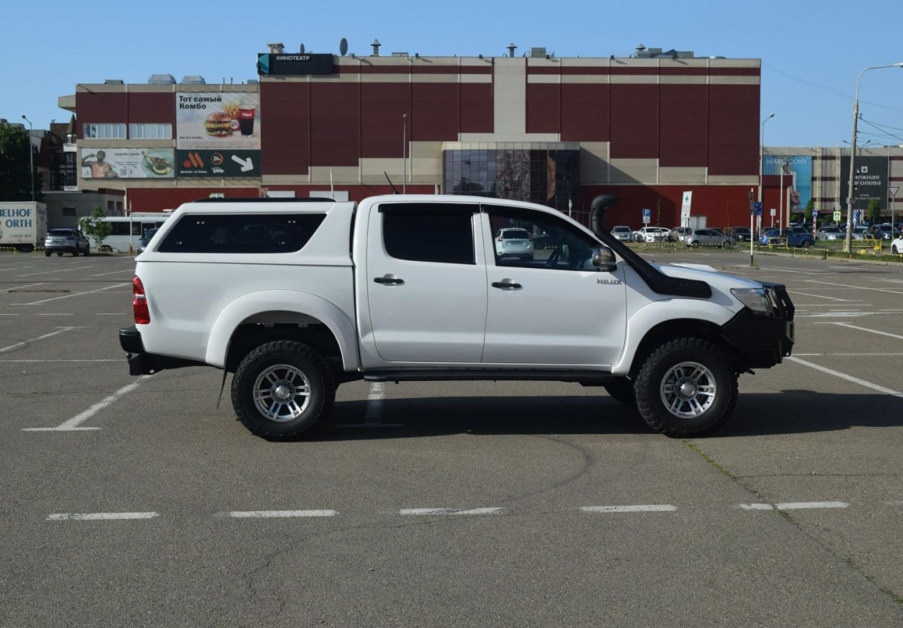 Toyota Hilux 2015 с пробегом 173813 км в Краснодаре, цена 3 300 000 ₽ |  Колёса авто